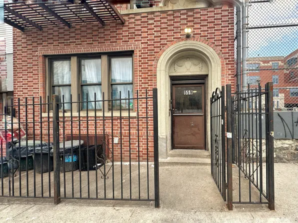 559 51st Street image 4 of 11