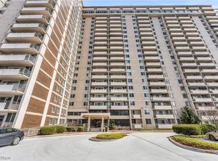 12900 Lake Ave APT 320, Lakewood, OH