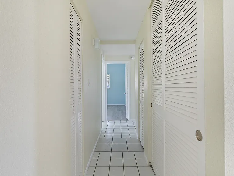 22312 Lasalle Rd — Photo 15