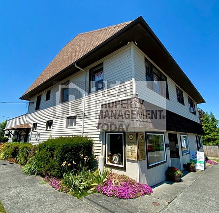 2nd image of 4605 N 41st St #4