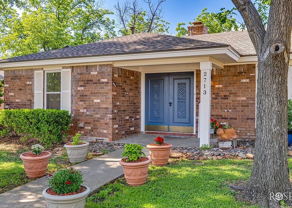 1st image of 2713 Canyon Creek Dr