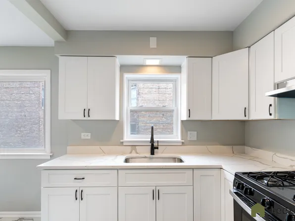 2457 W 69th St #1E, Chicago, IL 60629