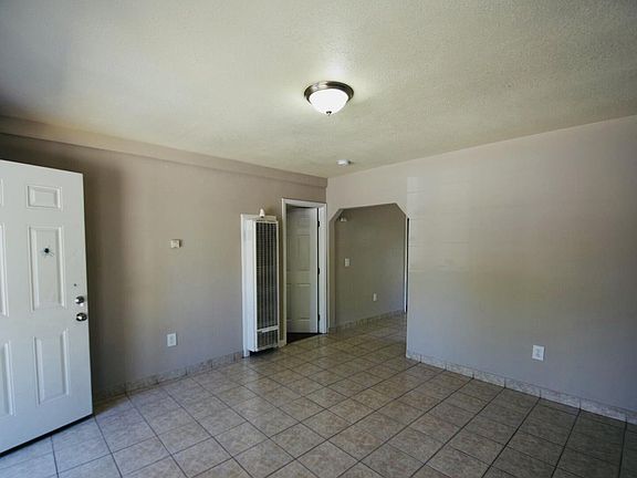 2nd image of 1422 E Sonora St