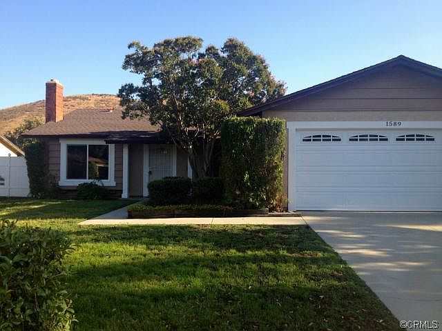 1st image of 1589 W Fullerton Dr