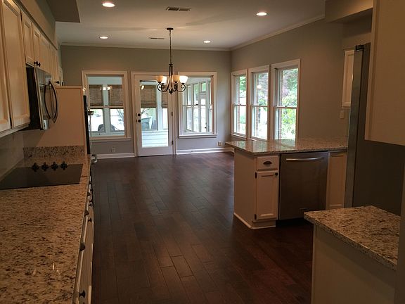 3rd image of 697 Winford Dr