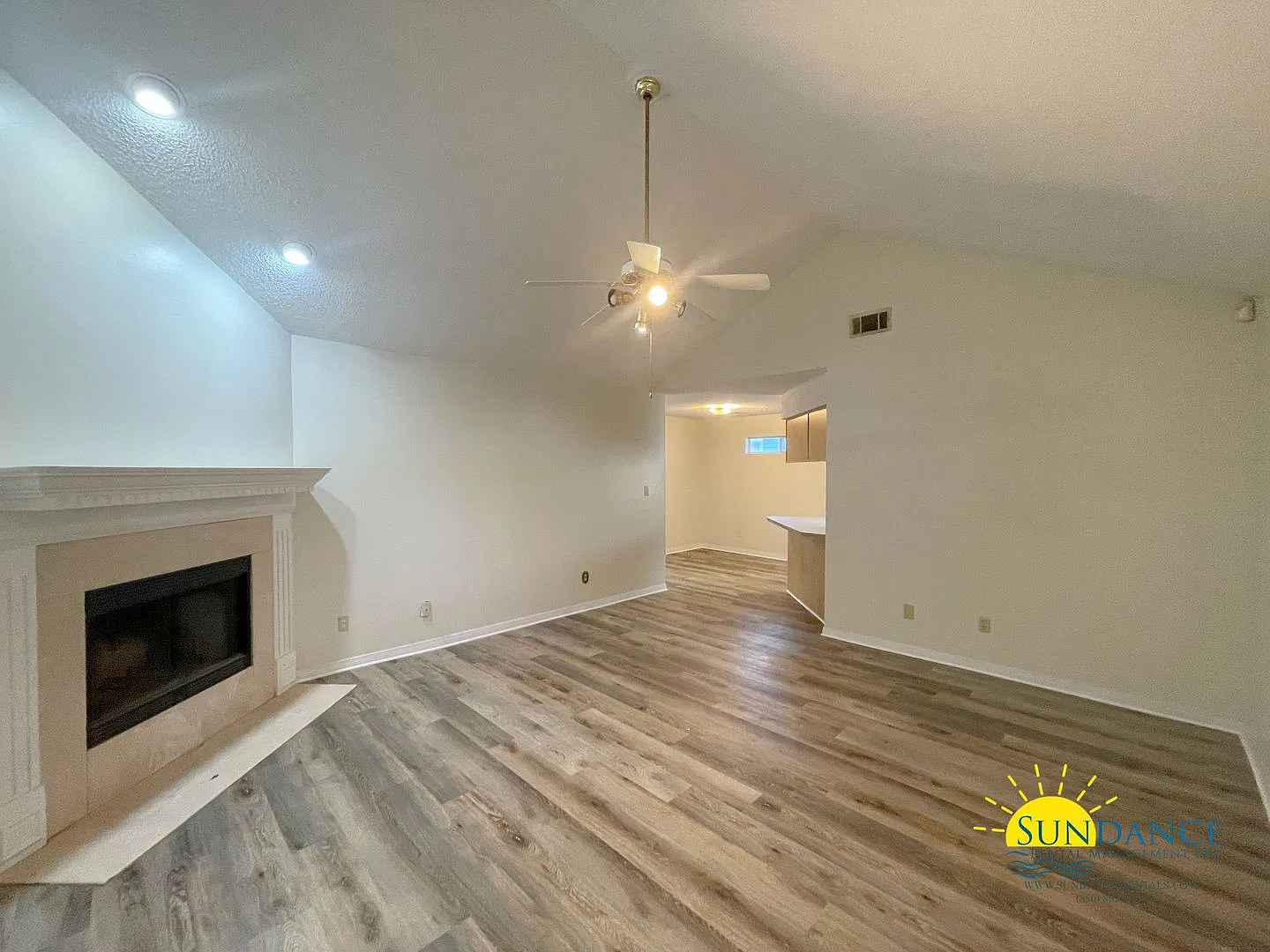 Updated 3 Bedroom Home in Shalimar! — Photo 3