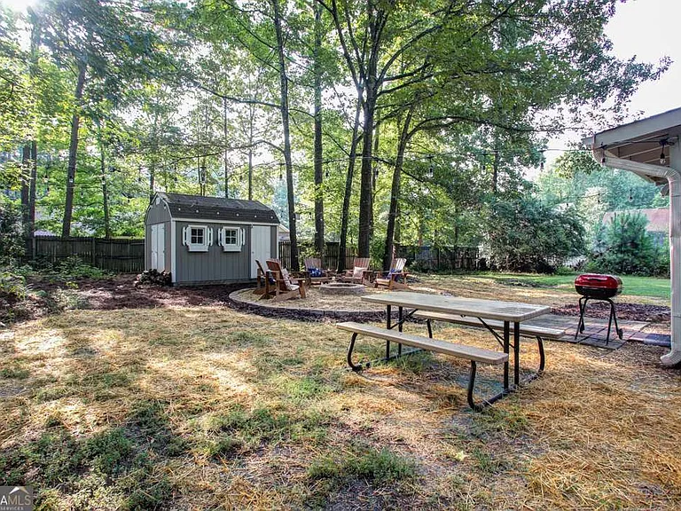 502 Bentwood Dr — Photo 19