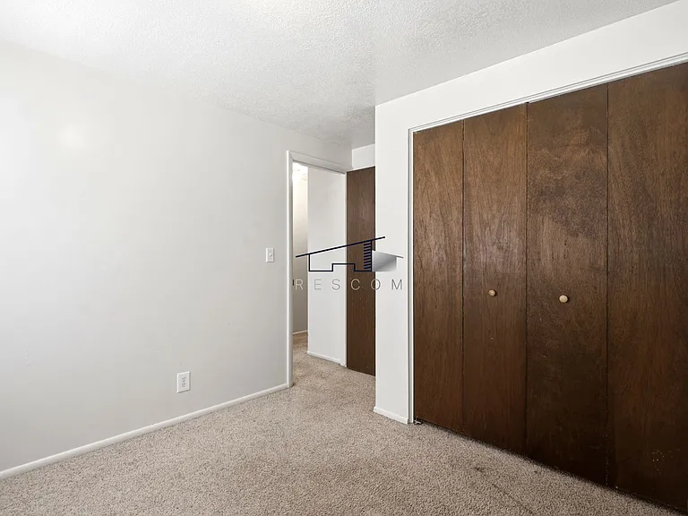 4850 S Duplex — Photo 11