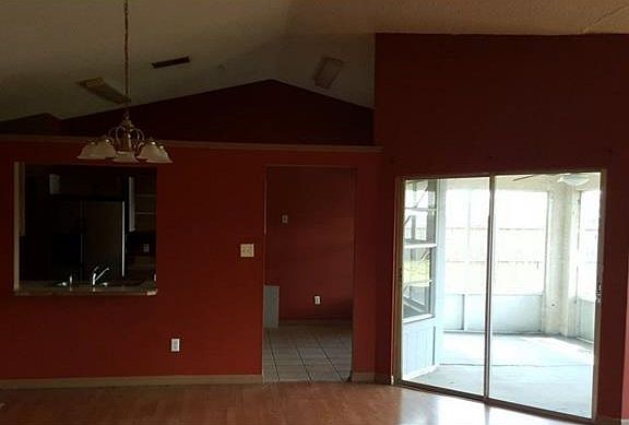 5th image of 110 Winewood Ct