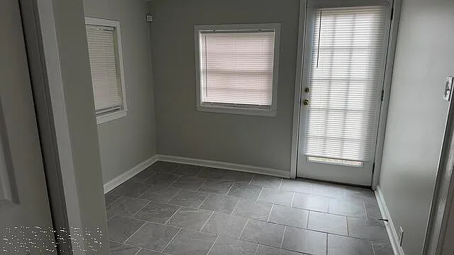 140 Cedar Ave — Photo 4
