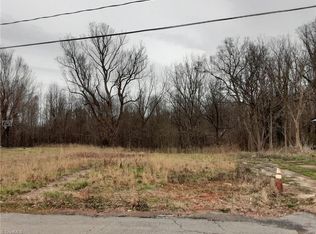 Osborne St, Jonesville, NC 28642