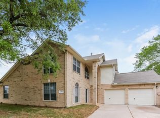 214 Briarwood Ct, League City, TX 77573