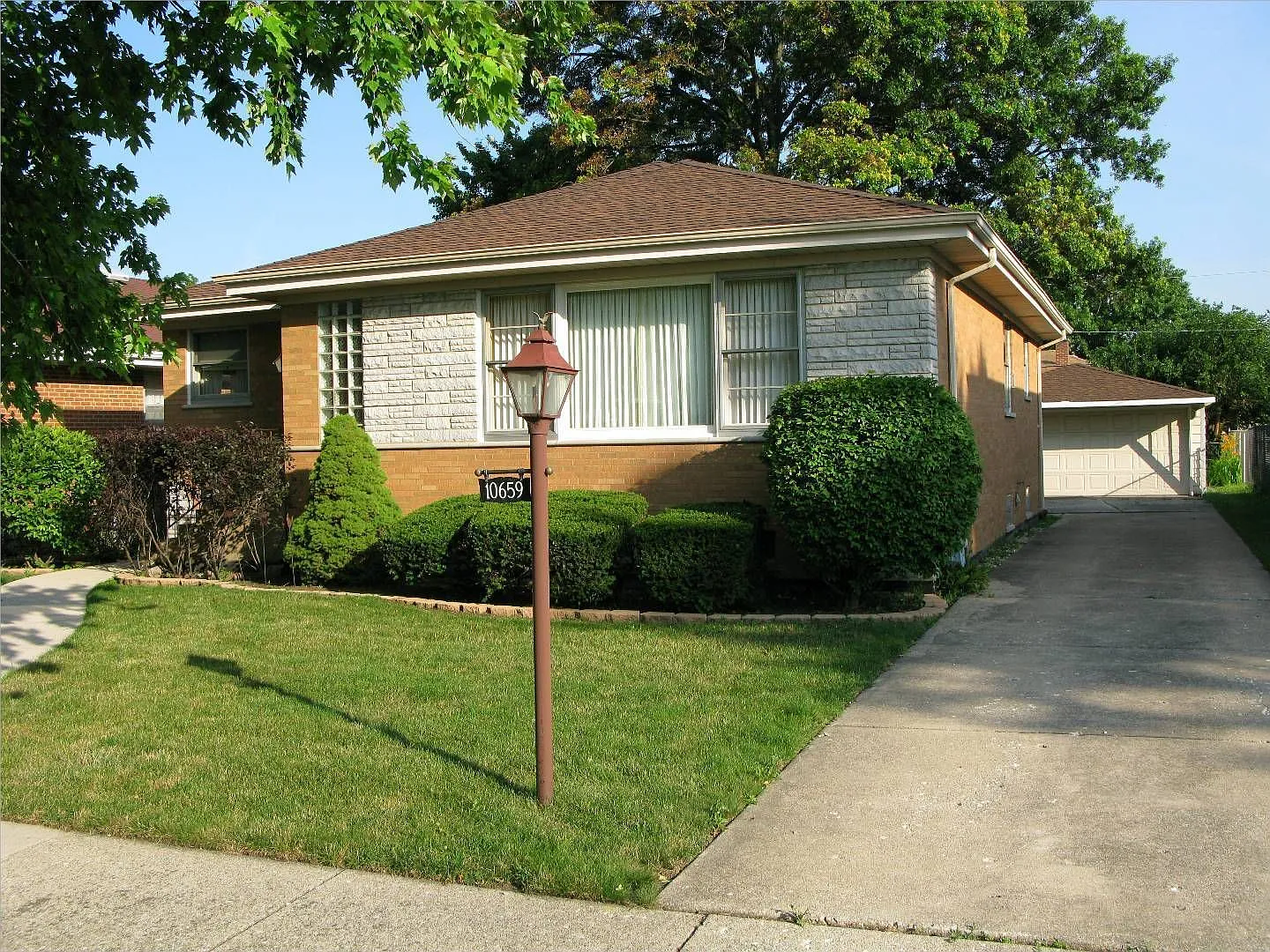 10659 Fleet St photo 1