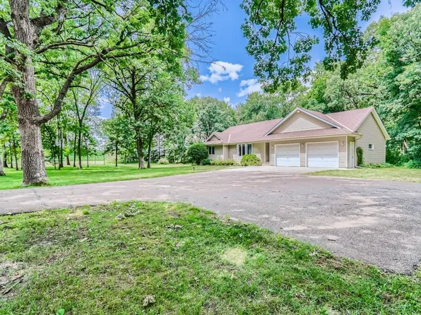 6350 Forest Glen Dr, Carver, MN 55315