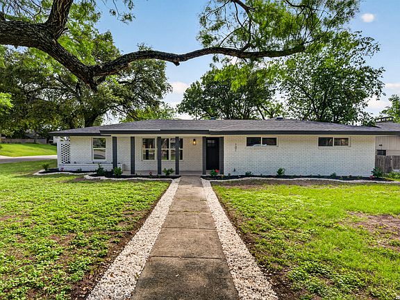 2nd image of 101 Twinleaf Ln