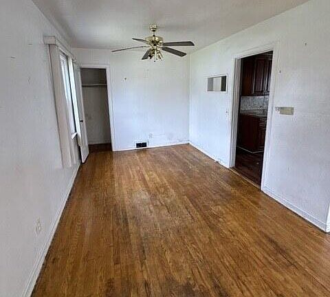 3rd image of 1122 Cleo St