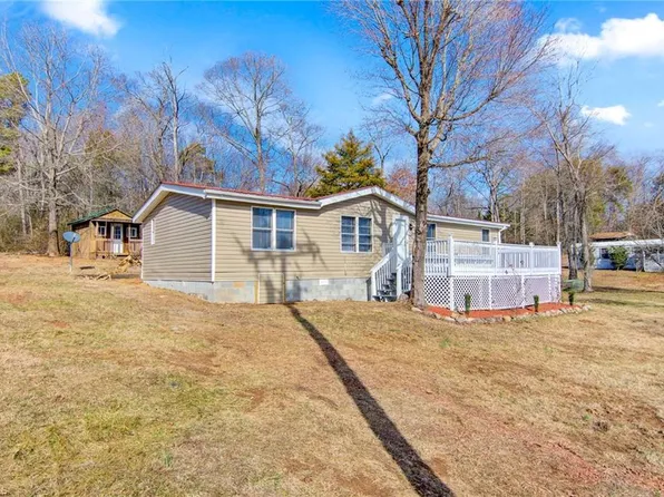 3524 W Old Us Highway 421, Yadkinville, NC 27055