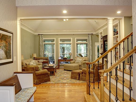 2nd image of 105 Deerwood Dr