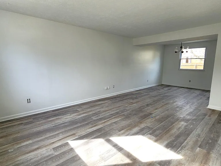 259 Windsor Castle Dr — Photo 3