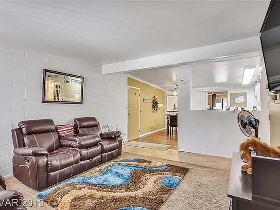 4th image of 3025 La Canada St
