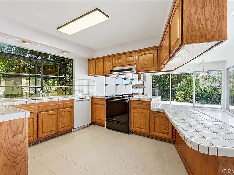 15407 Stonewood Ter — Photo 9