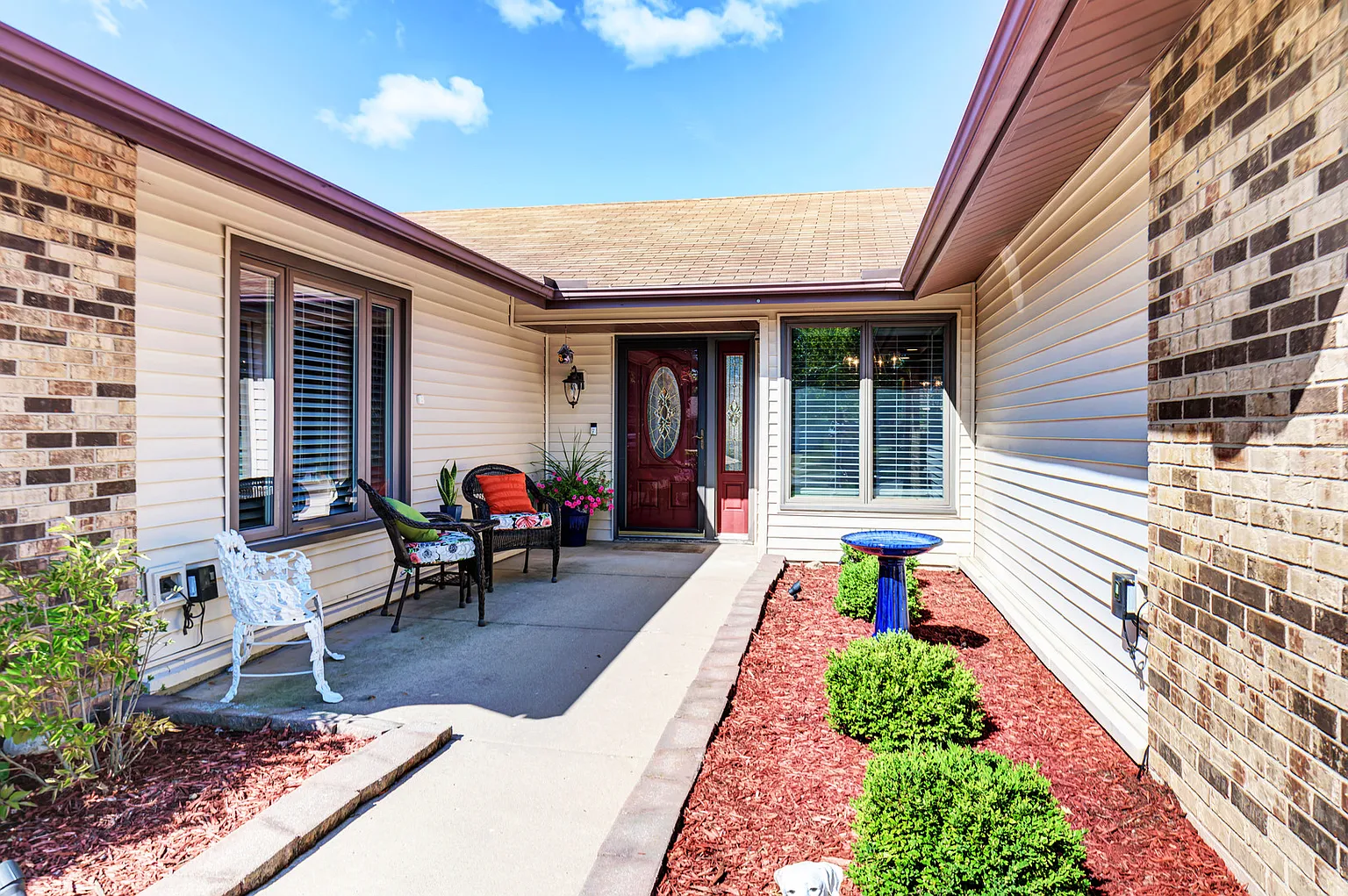 262 Crestwood Ln photo 1