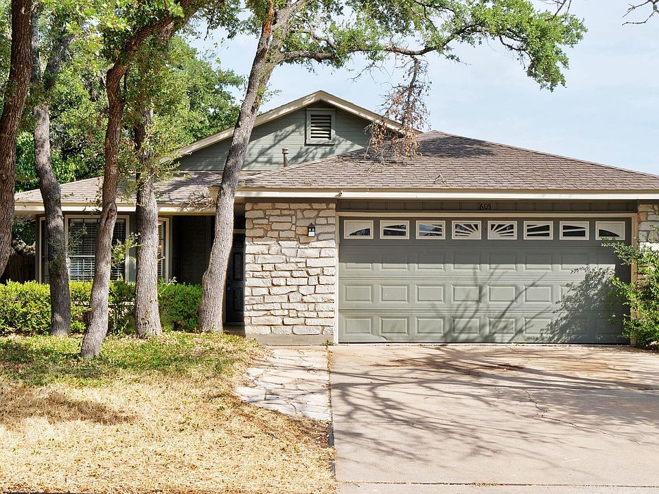 1st image of 605 Russet Valley Dr