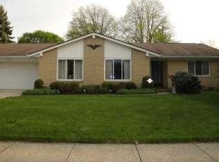 2122 Springmill Rd, Dayton, OH 45440