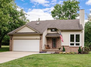 173 Cloverport Ave, Rochester Hills, MI 48307
