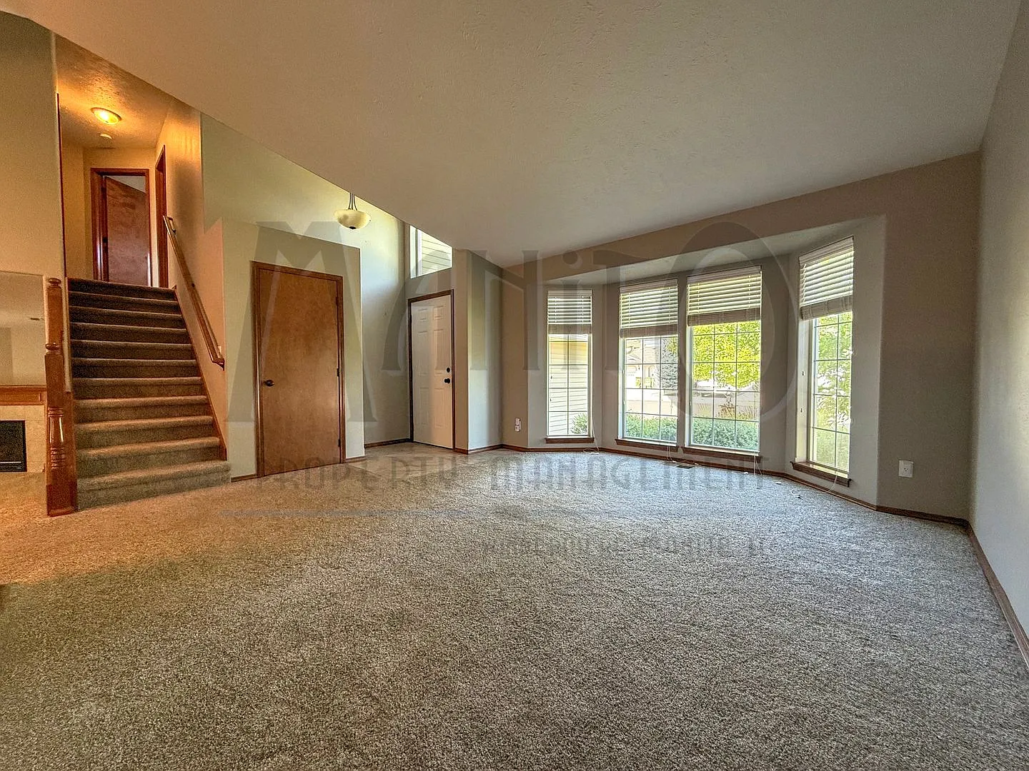 **Coming Soon** Spacious Eagle Ridge Home — Photo 3