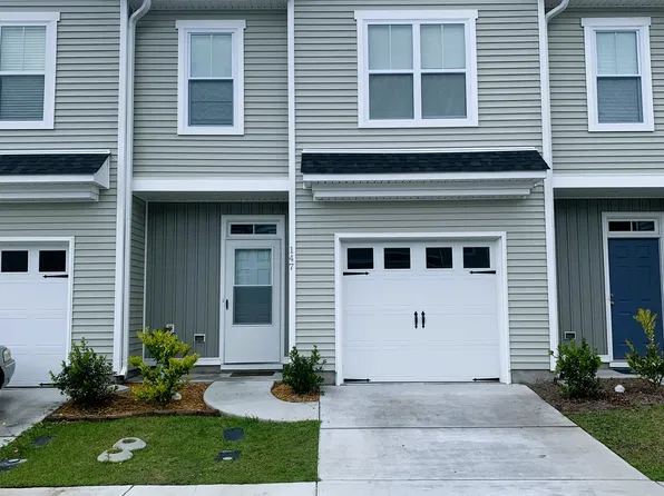 147 Aspen Rd, Hampstead, NC 28443