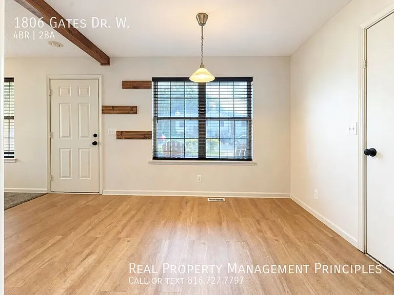 1806 Gates Dr W — Photo 4
