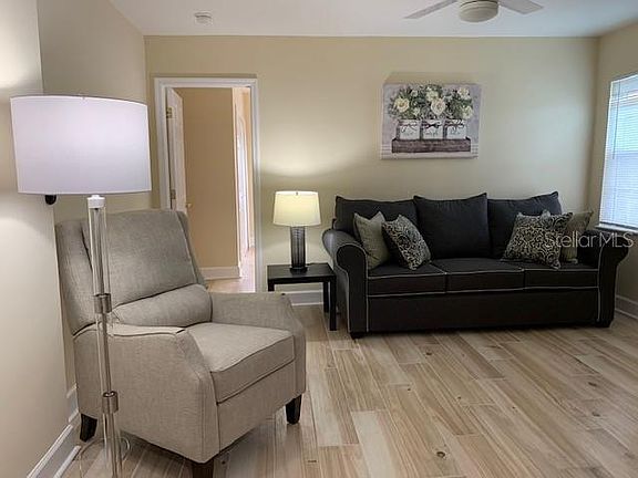 4th image of 530 Rogers St #2