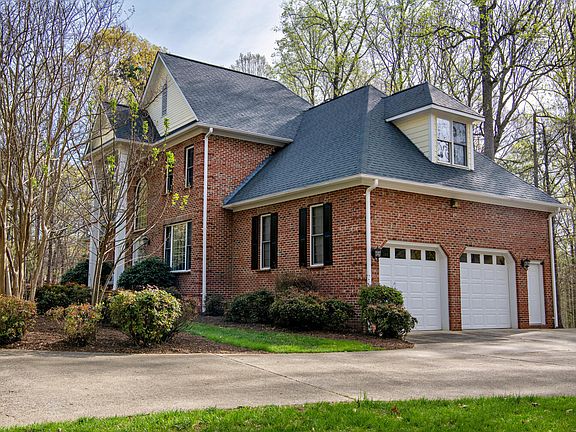 2nd image of 527 Grand Oak Dr