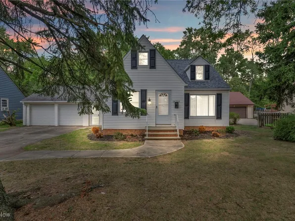 14301 Rockside Rd, Maple Heights, OH 44137