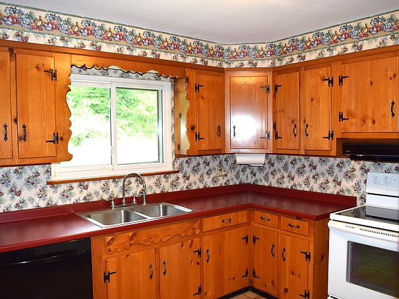4th image of 725 Dietz Rd