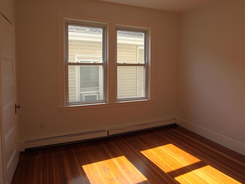 2nd image of 12 Beach St