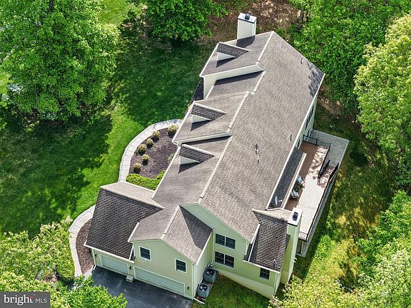 3rd image of 1315 Richmond Pl