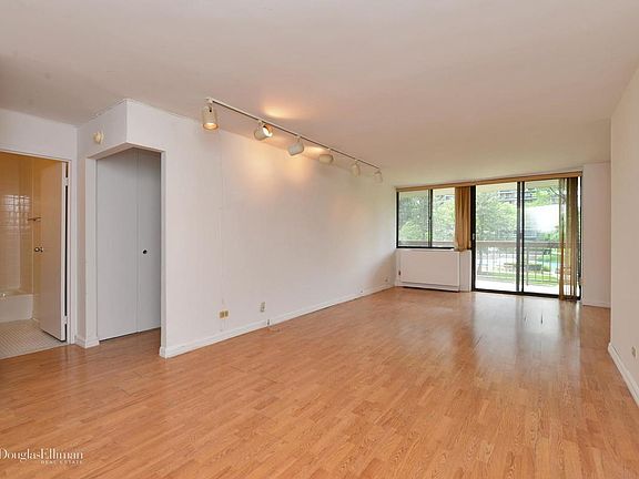 4th image of 2 Bay Club Dr APT 2U