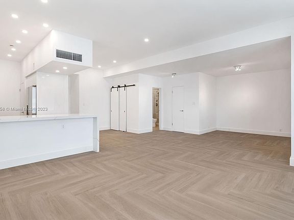 3rd image of 1000 West Ave Penthouse 4