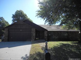 2103 N Birch St, Owasso, OK 74055