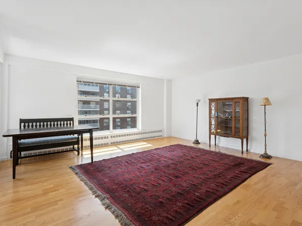 80 La Salle Street image 2 of 5