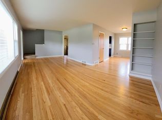 11208 W Grange Ave, Hales Corners, WI 53130