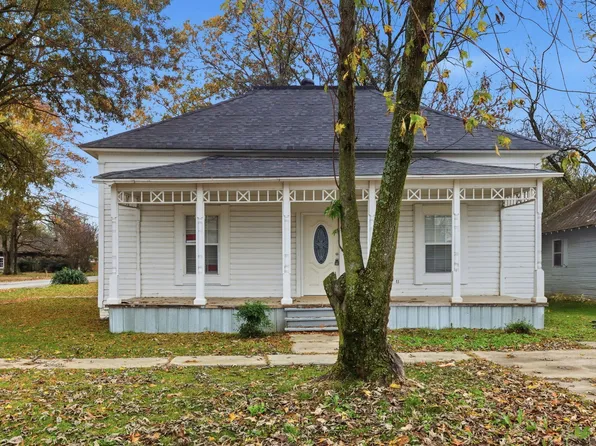 628 E 2nd St, Stuttgart, AR 72160