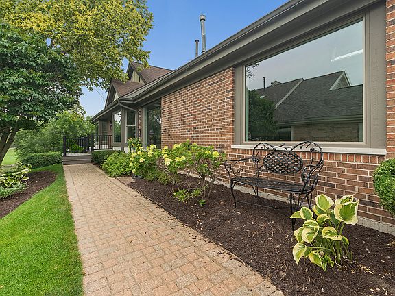 4th image of 10513 Golf Rd