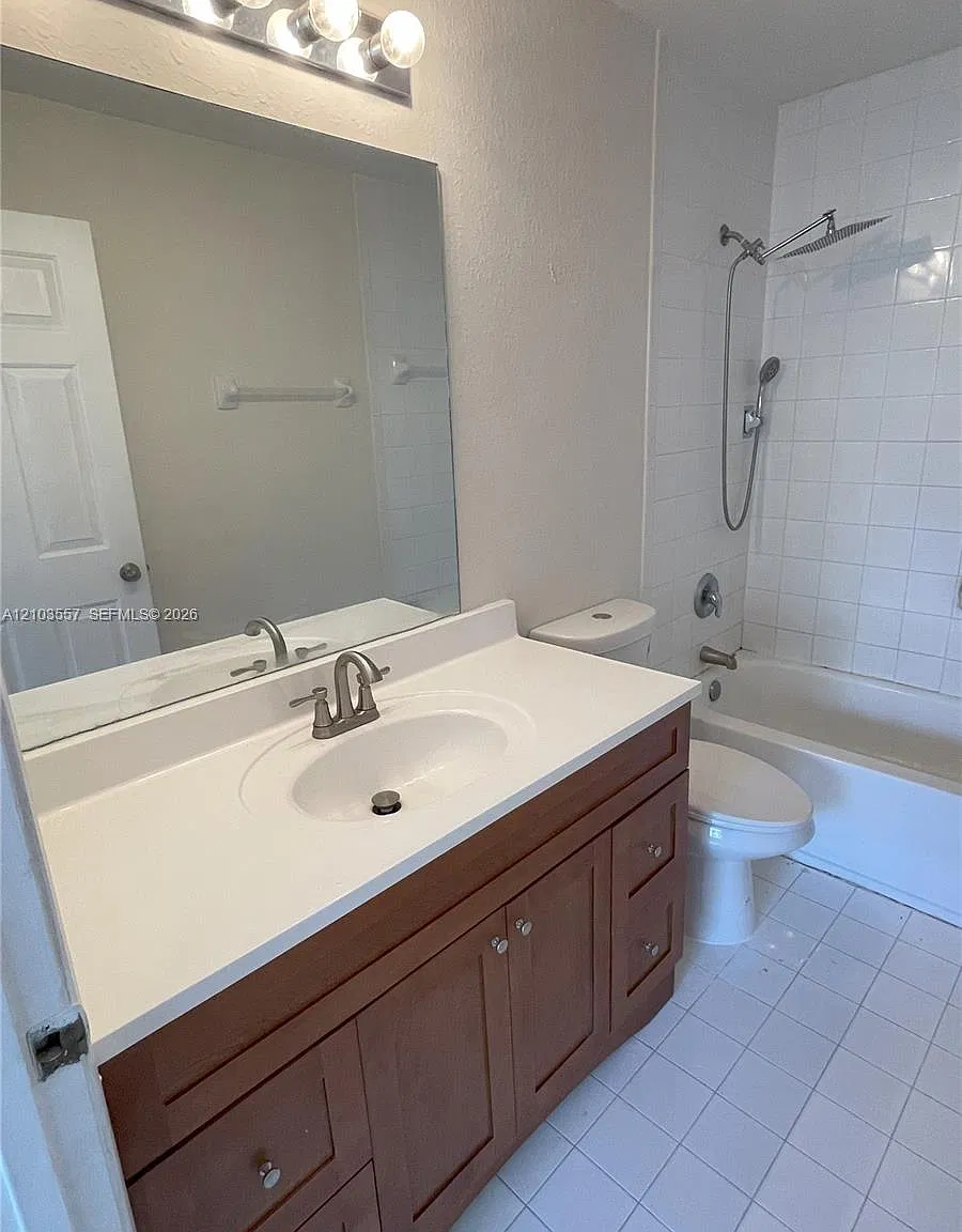 Shoma Townhomes At Keysco — Photo 4