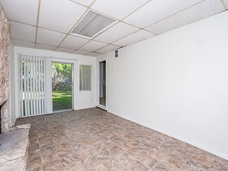 545 Olney Dr — Photo 8