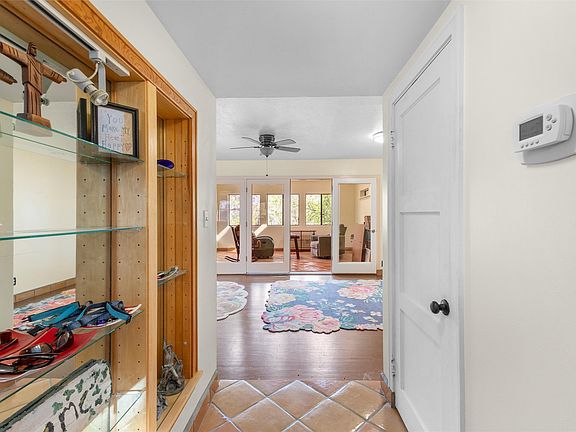 5th image of 2942 Orange St APT B
