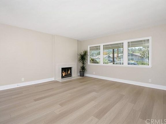 5th image of 28104 Pontevedra Dr