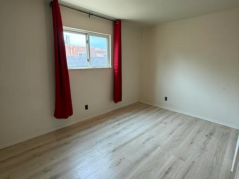 624 Alcazar St SE — Photo 12